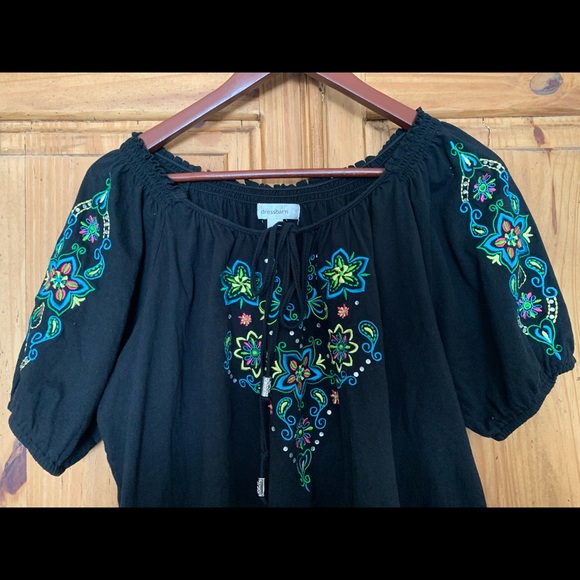 Dress Barn embroidered blouse - Picture 3 of 5